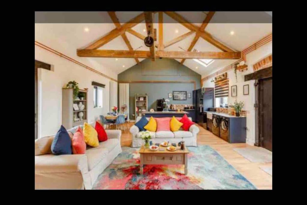 Tank Barn At Brook House, Nestled In The Welsh Hills, A Delightful Retreat Villa Welshpool Kültér fotó